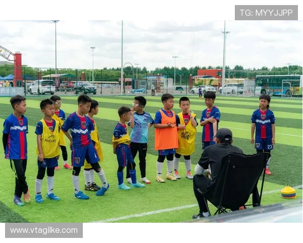 人人看球官方旗舰店提供最新最全的足球装备和周边商品满足广大足球爱好者的多样化需求